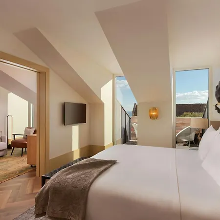 The Ivens, Autograph Collection