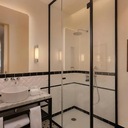 The Ivens, Autograph Collection 5*