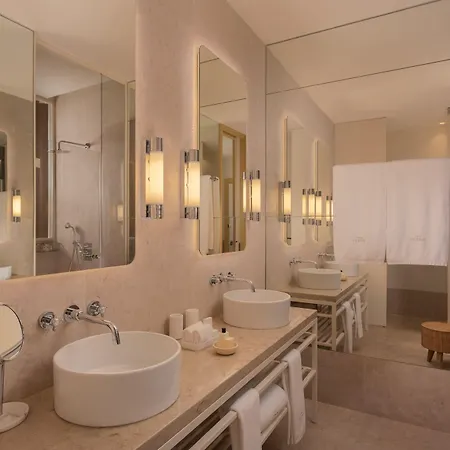 The Ivens, Autograph Collection Hotell