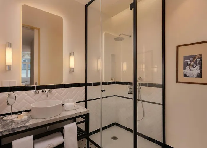 The Ivens, Autograph Collection 5*