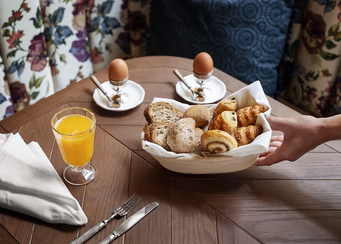 The Ivens, Autograph Collection Lisbona