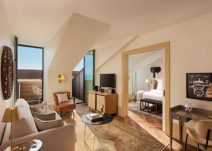 The Ivens, Autograph Collection Lisbona