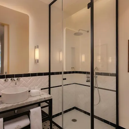 The Ivens, Autograph Collection