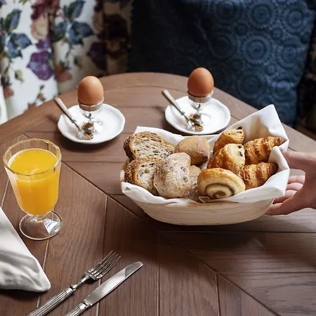 The Ivens, Autograph Collection Lisboa