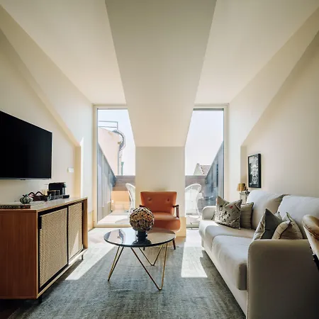 The Ivens, Autograph Collection