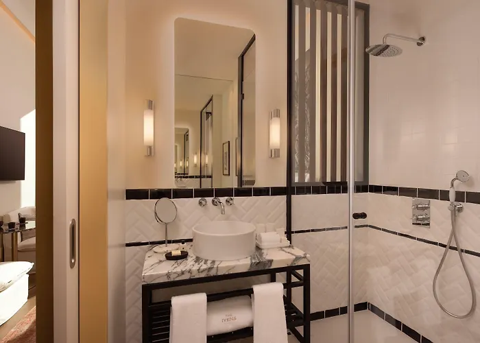 The Ivens, Autograph Collection 5*